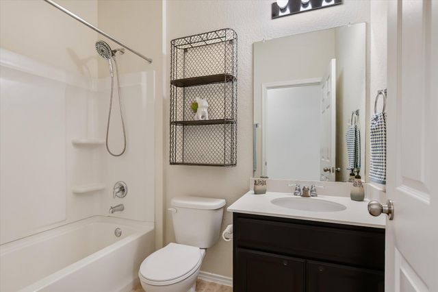 105 Thrasher CV, Leander, TX 78641