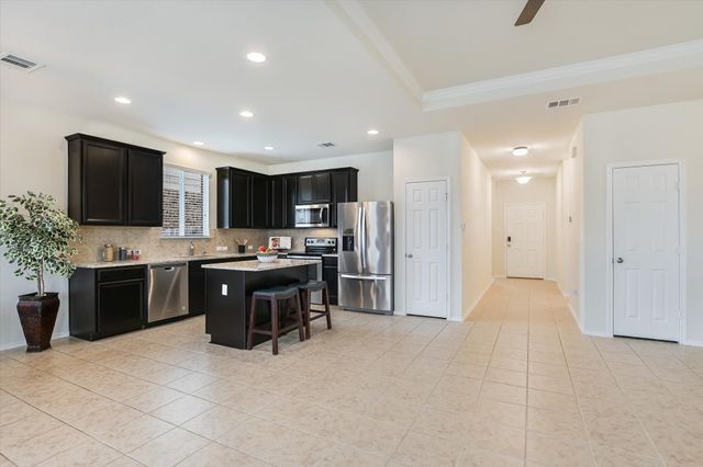 105 Thrasher CV, Leander, TX 78641