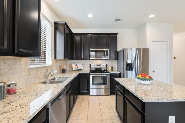 105 Thrasher CV, Leander, TX 78641