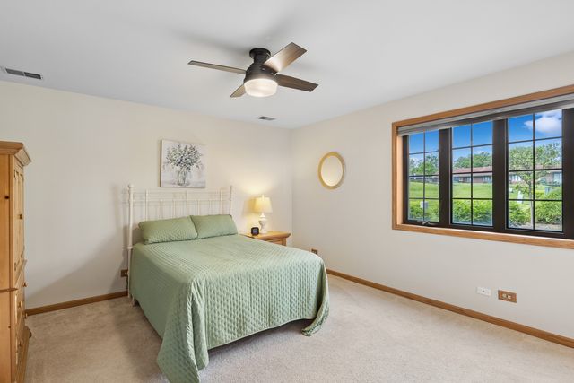 8058 Autobahn Drive S 102, Palos Park, IL 60464
