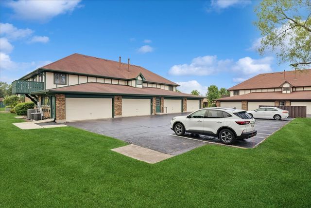 8058 Autobahn Drive S 102, Palos Park, IL 60464