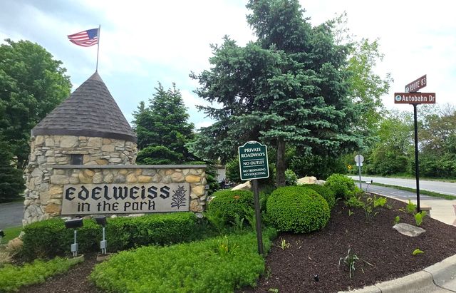 8058 Autobahn Drive S 102, Palos Park, IL 60464
