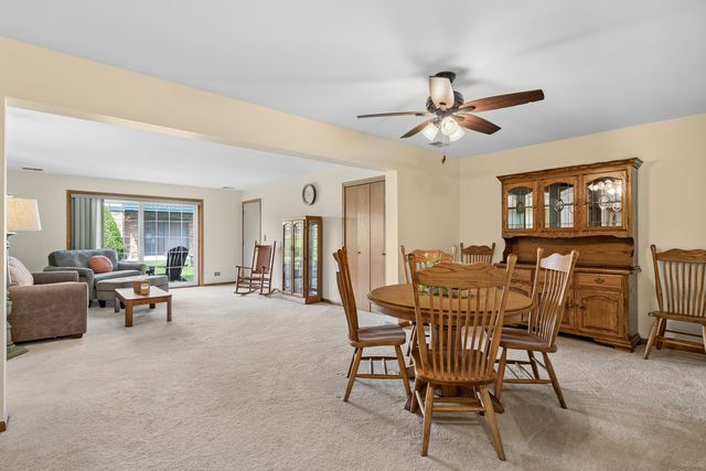 8058 Autobahn Drive S 102, Palos Park, IL 60464