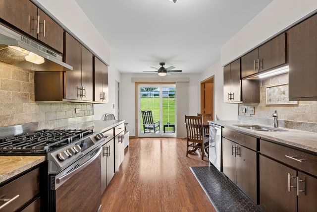 8058 Autobahn Drive S 102, Palos Park, IL 60464