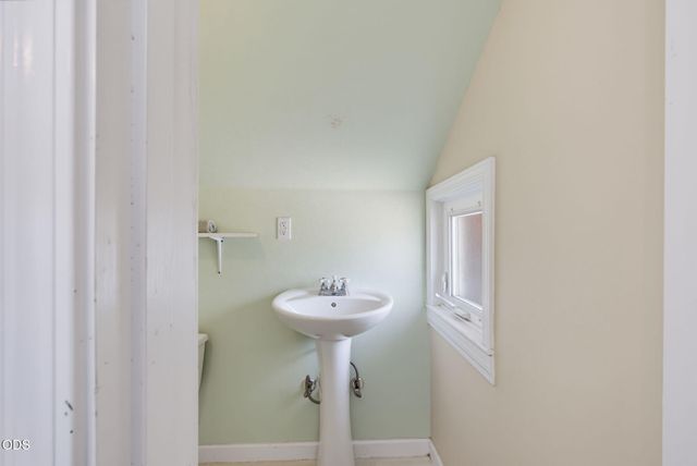 2657 Old Stage Road, Central Point, OR 97502