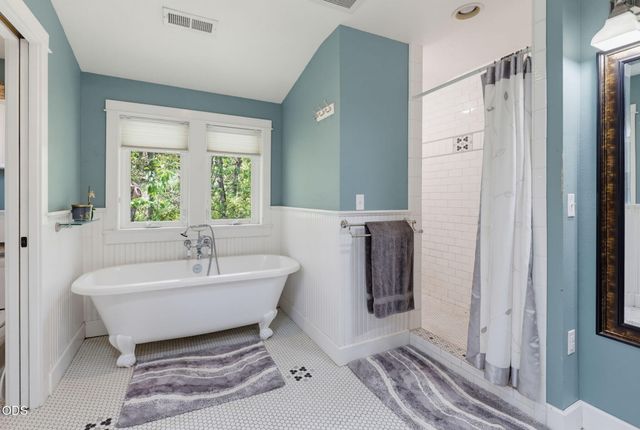 2657 Old Stage Road, Central Point, OR 97502