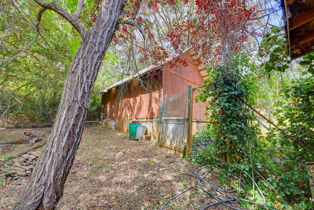 2657 Old Stage Road, Central Point, OR 97502