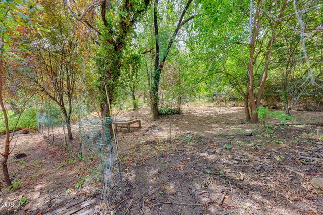 2657 Old Stage Road, Central Point, OR 97502