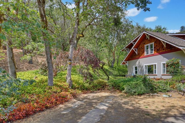 2657 Old Stage Road, Central Point, OR 97502