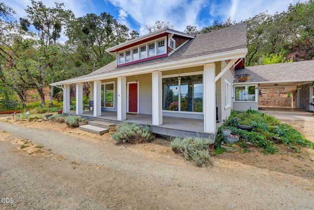 2657 Old Stage Road, Central Point, OR 97502