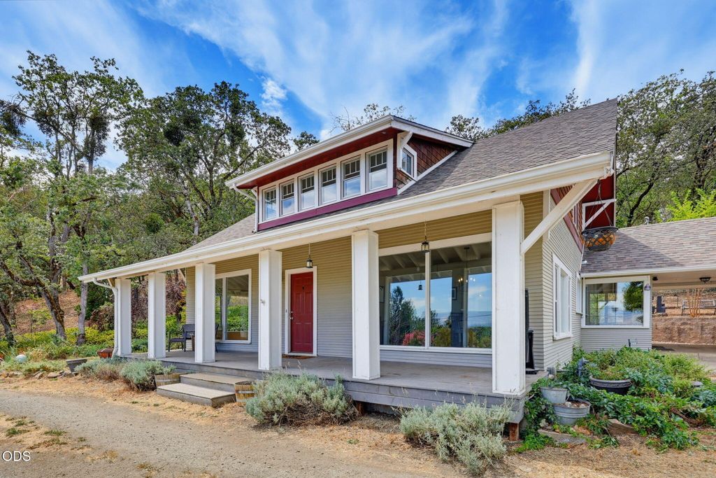 2657 Old Stage Road, Central Point, OR 97502