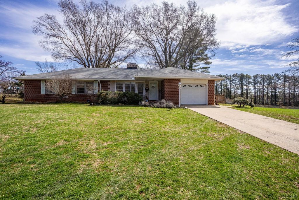 126 Maple Street, Appomattox, VA 24522