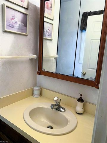 2016 Kilby LN, Suffolk, VA 23434