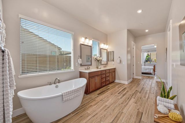 5715 Bolwarra Ct, Fair Oaks, CA 95628