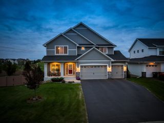 9637 W Wind Circle, Woodbury, MN 55129
