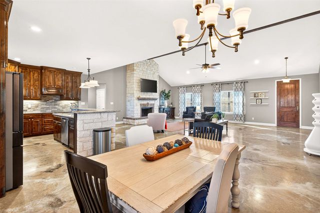 1081 County Road 3591, Paradise, TX 76073