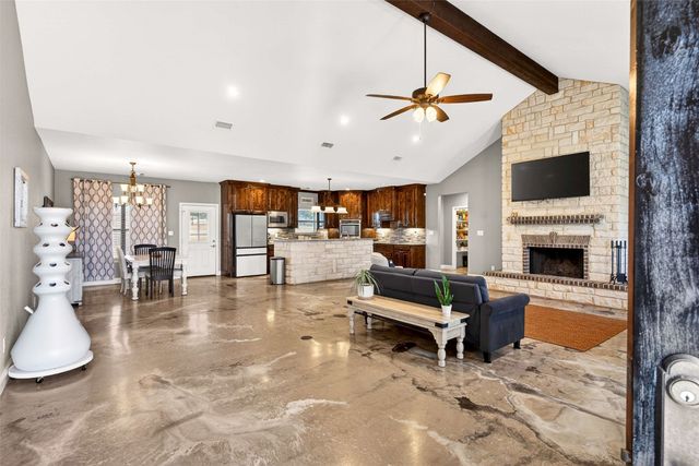 1081 County Road 3591, Paradise, TX 76073