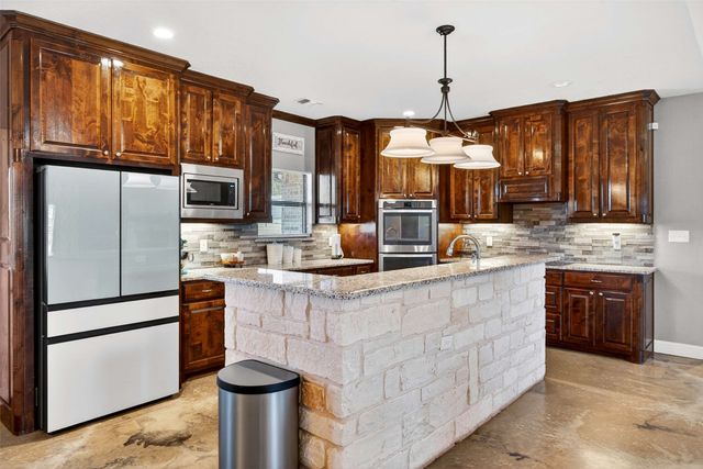 1081 County Road 3591, Paradise, TX 76073