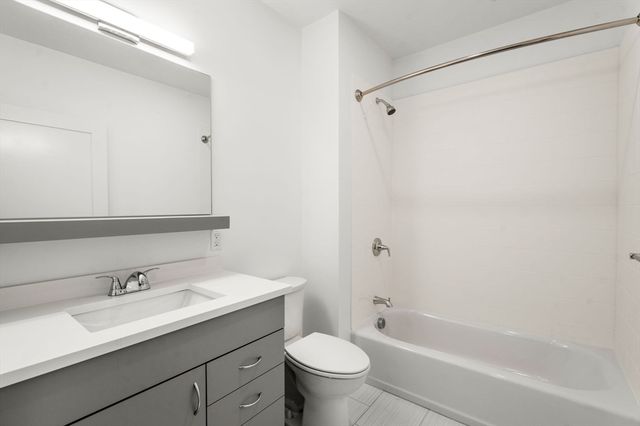 40 Centre St 302, Brookline, MA 02446