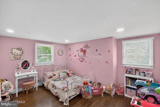 555 BROOKSIDE DR, Toms River, NJ 08753