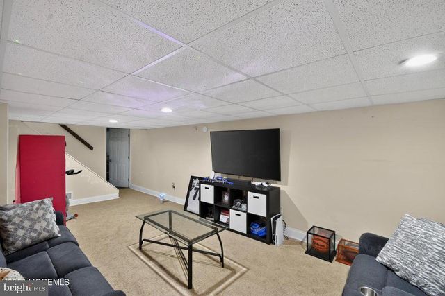 555 BROOKSIDE DR, Toms River, NJ 08753
