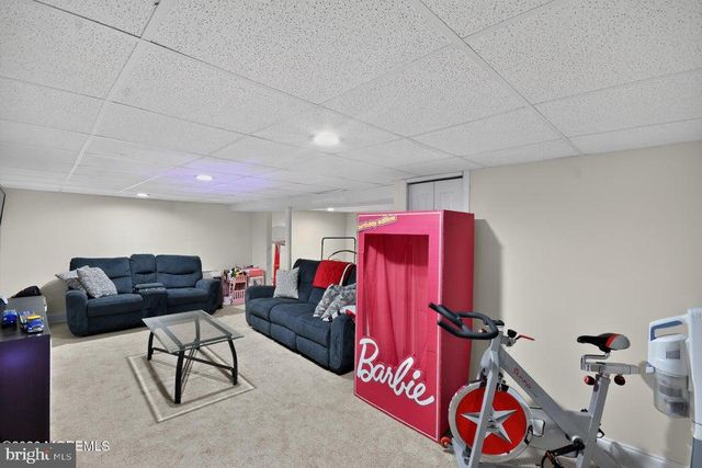 555 BROOKSIDE DR, Toms River, NJ 08753