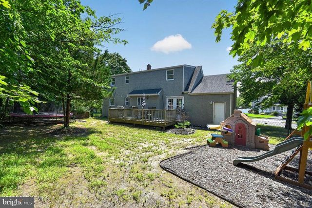 555 BROOKSIDE DR, Toms River, NJ 08753