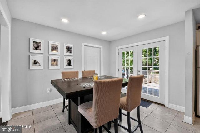 555 BROOKSIDE DR, Toms River, NJ 08753