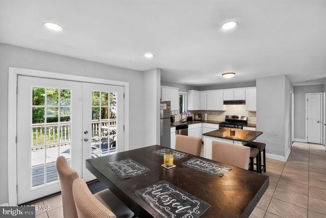 555 BROOKSIDE DR, Toms River, NJ 08753