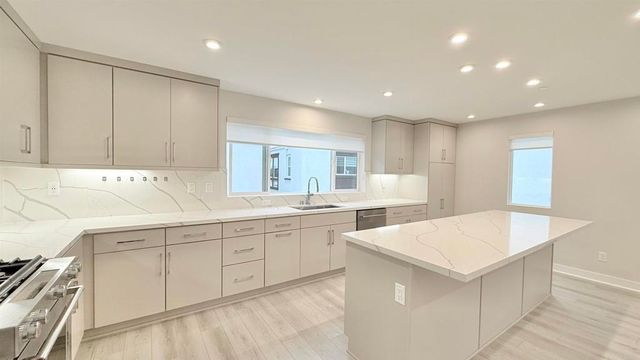 4841 Canyon Vw, San Diego, CA 92117