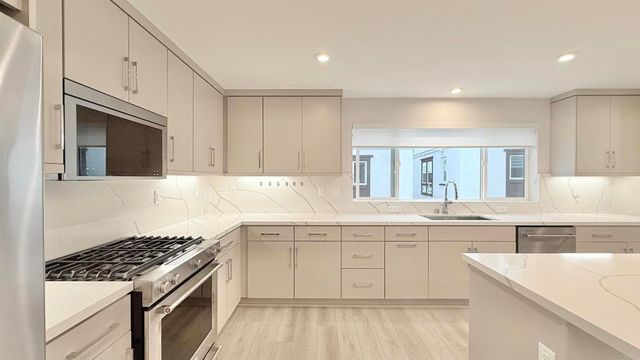 4841 Canyon Vw, San Diego, CA 92117