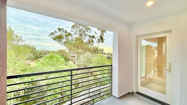 4841 Canyon Vw, San Diego, CA 92117