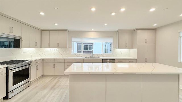 4841 Canyon Vw, San Diego, CA 92117