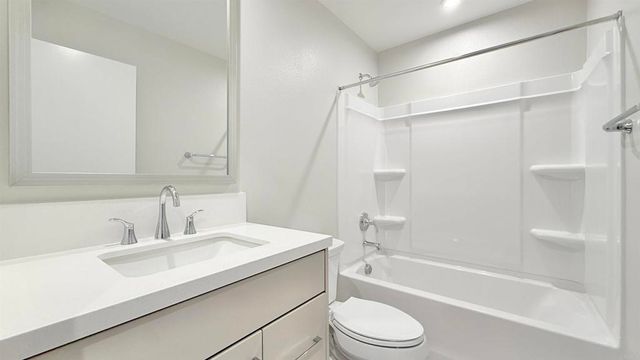 4841 Canyon Vw, San Diego, CA 92117