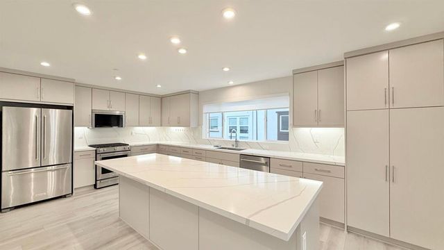 4841 Canyon Vw, San Diego, CA 92117