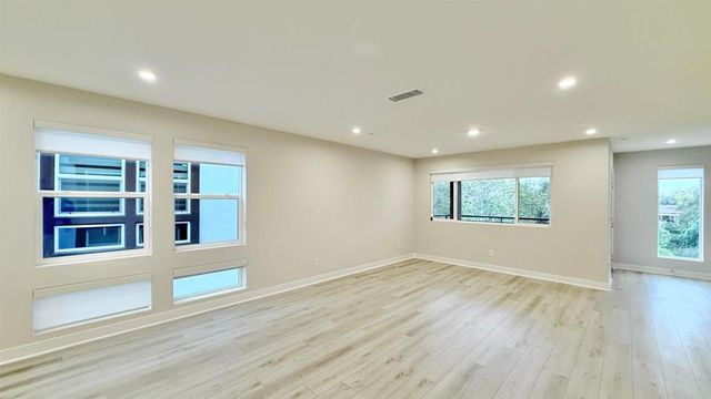 4841 Canyon Vw, San Diego, CA 92117