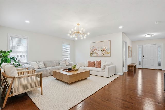 6 Sycamore Way, Medway, MA 02053