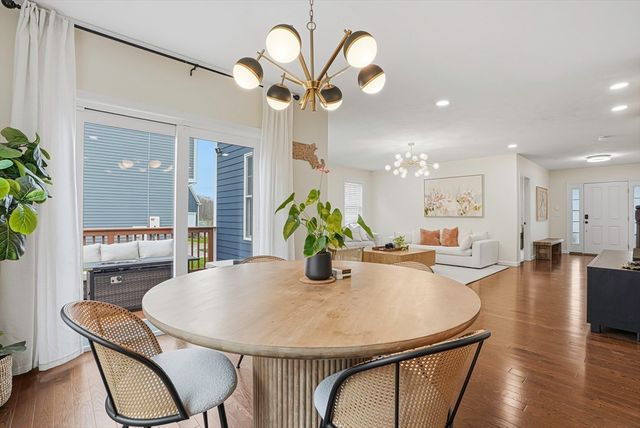 6 Sycamore Way, Medway, MA 02053