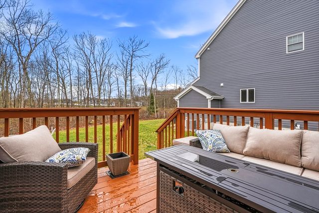 6 Sycamore Way, Medway, MA 02053