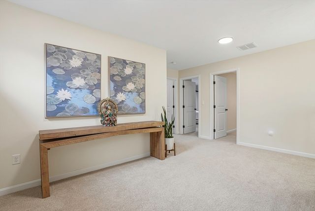 6 Sycamore Way, Medway, MA 02053