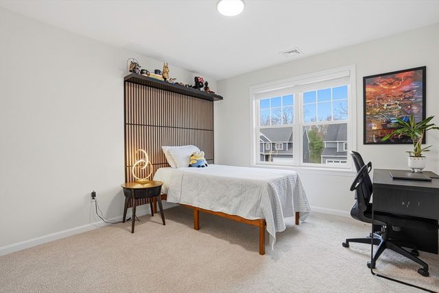 6 Sycamore Way, Medway, MA 02053