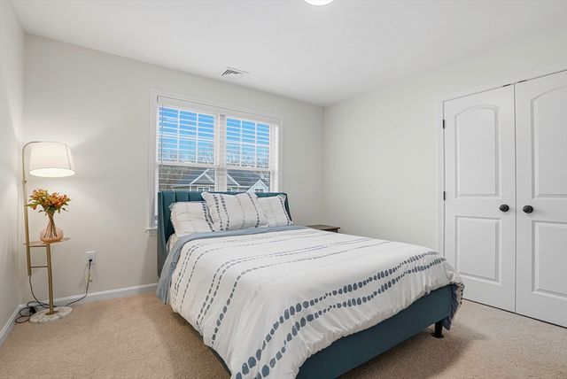 6 Sycamore Way, Medway, MA 02053