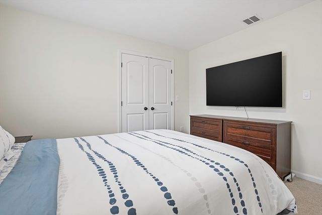 6 Sycamore Way, Medway, MA 02053