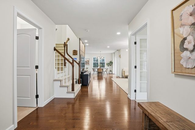 6 Sycamore Way, Medway, MA 02053