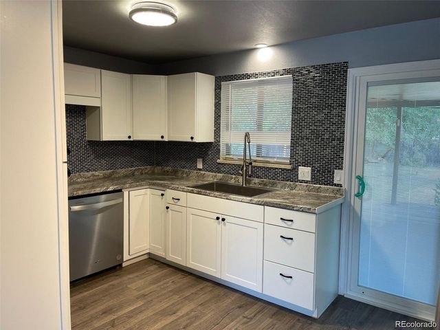 6139 S Adams Dr, Centennial, CO 80121