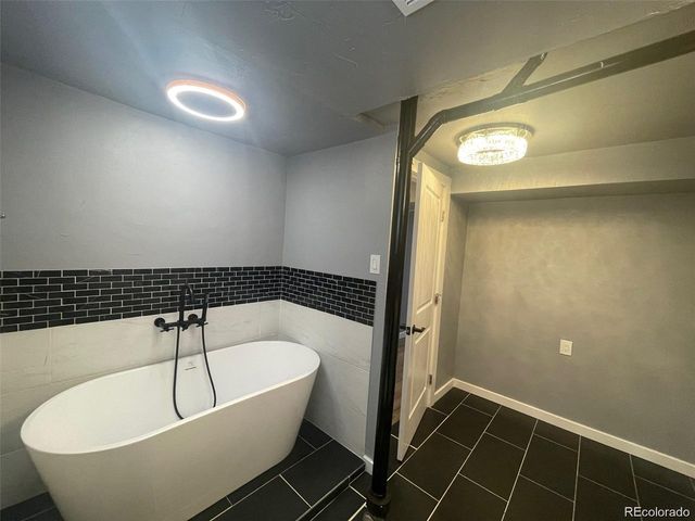 6139 S Adams Dr, Centennial, CO 80121