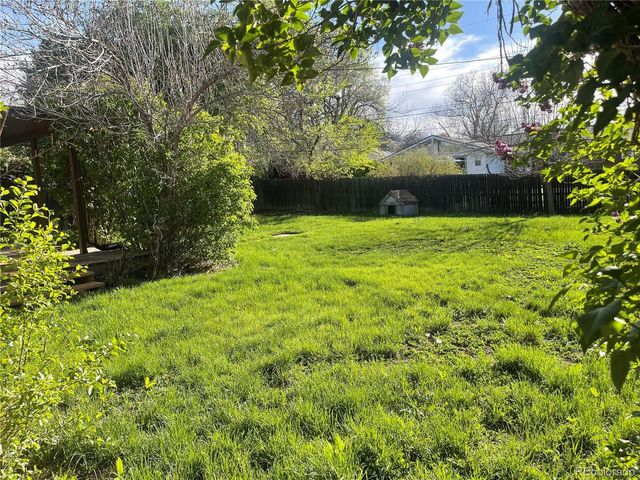 6139 S Adams Dr, Centennial, CO 80121