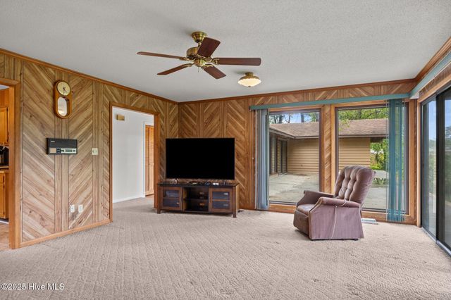 3703 Oxford Court, Morehead City, NC 28557