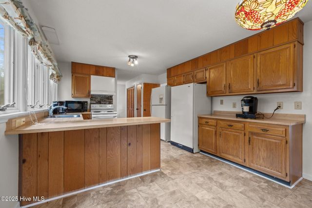 3703 Oxford Court, Morehead City, NC 28557