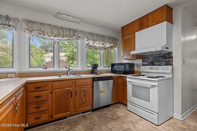 3703 Oxford Court, Morehead City, NC 28557